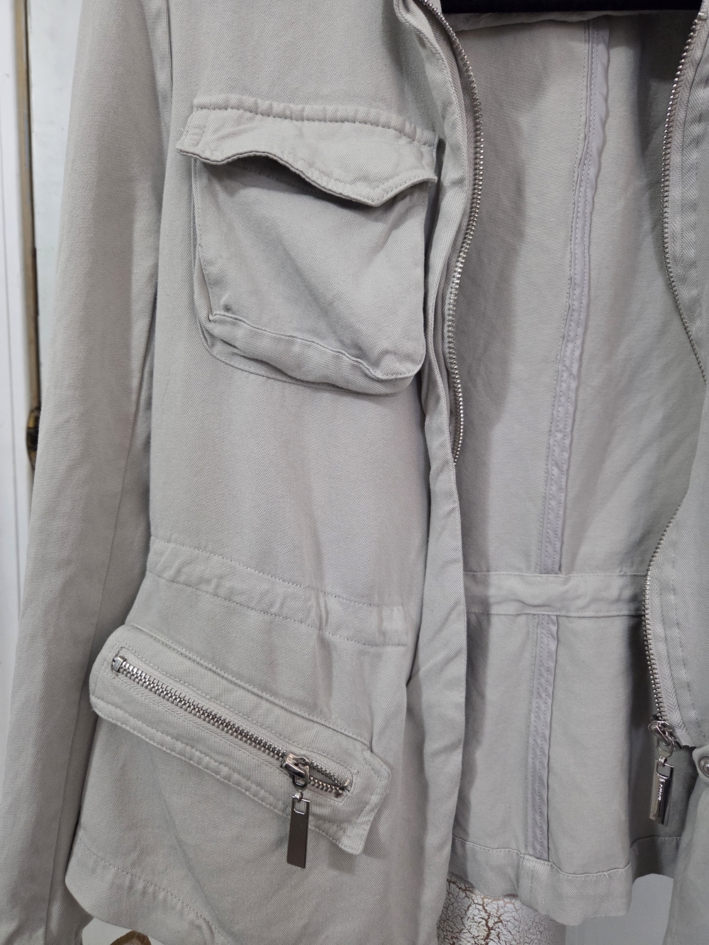 Women's Jacket - Picture 5 of 6